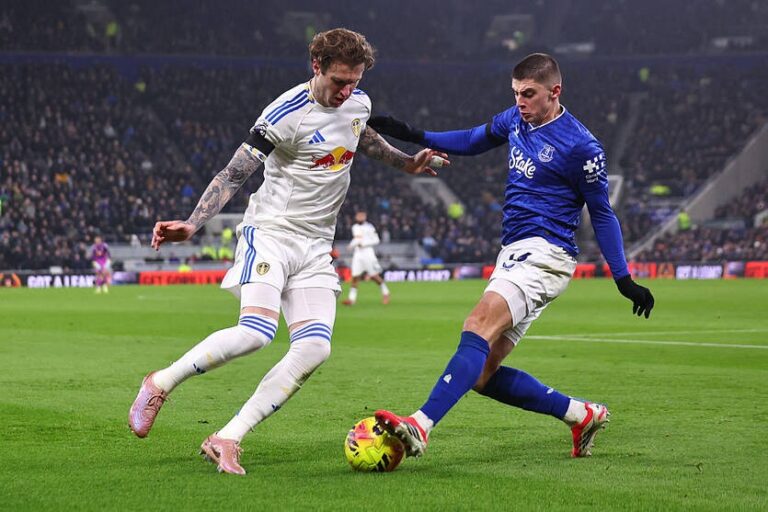 Фото для новини:Віталій Миколенко з перших хвилин у грі Евертона