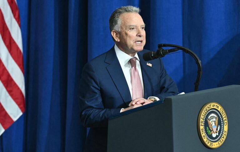 Фото для новини:Віткофф "вірить у зустріч" Зеленського і Путіна