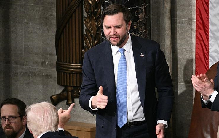 Фото для новини:Війна в Україні: Венс розповів про наказ Трампа