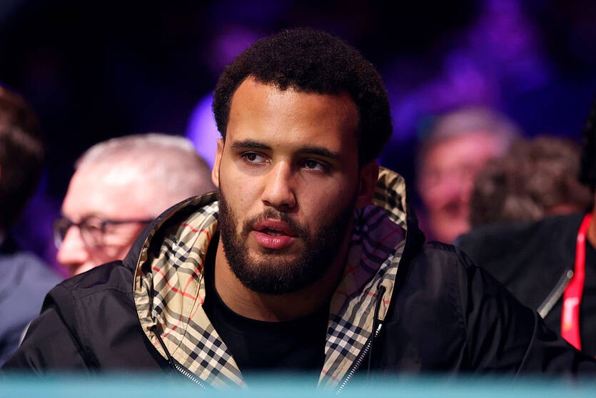 Фото для новини:Вордлі чи Дюбуа? Ітаума передбачив результат британського протистояння