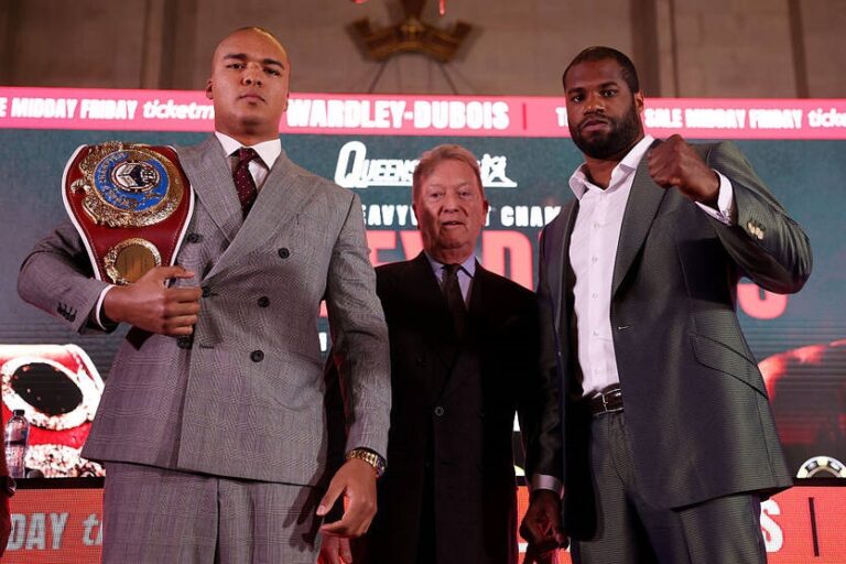 Фото для новини:Вордлі виставив Дюбуа кулак, а той спасував