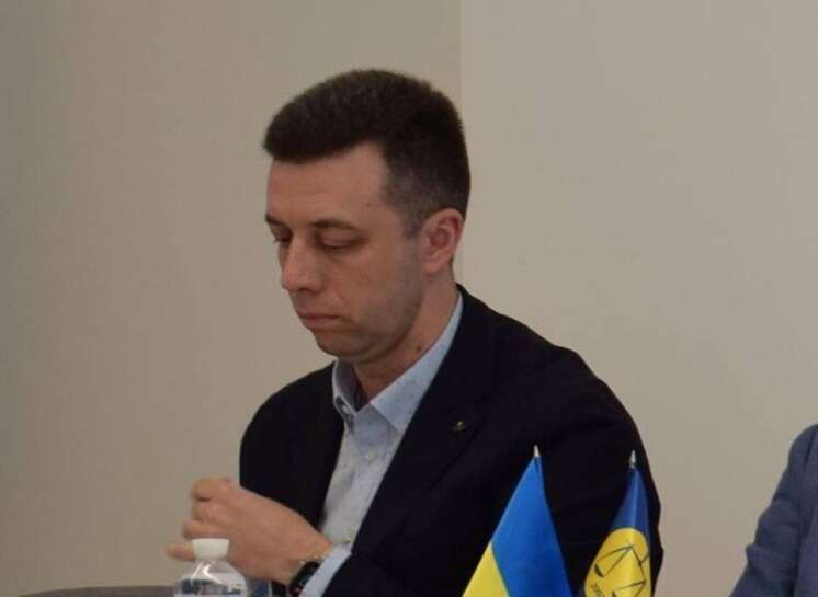 Фото для новини:Забудова на пам'ятках археології та безоплатні Audi як заступник голови Подільського суду Петров ігнорує закон і доброчесність