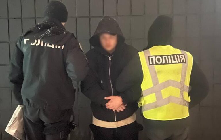 Фото для новини:Затримано чоловіка, який спалив сім авто у Києві