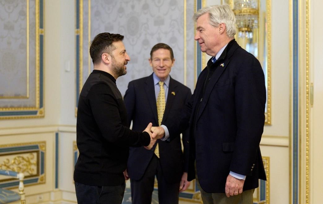 Фото для новини:Зеленський зустрівся з сенаторами США в Києві