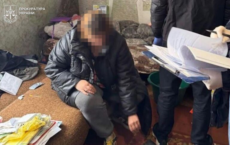 Фото для новини:Жінка виманила у військового майже мільйон, вдаючи стосунки на відстані