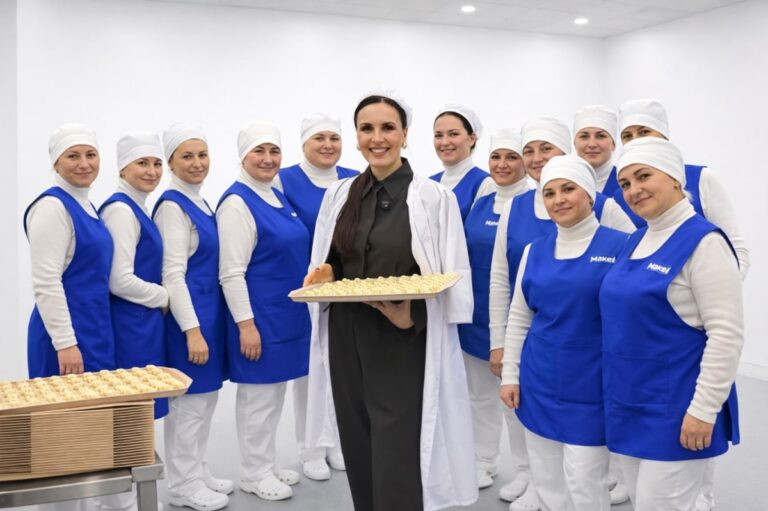 Фото для новини:Зірка ліпить пельмені: як Міла Нітіч побувала на виробництві MAKEY у Кривому Розі