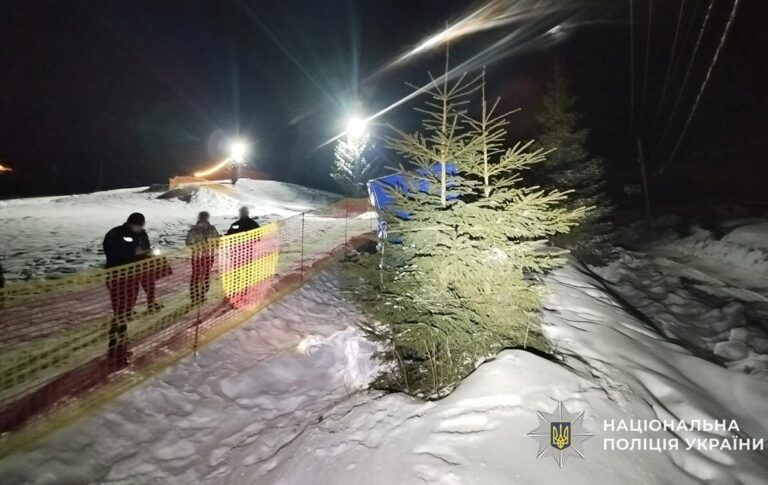 Фото для новини:Зіткнувся з ялинкою: на курорті Драгобрат травмувався 10-річний хлопчик