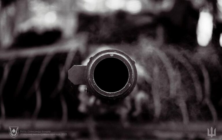 Фото для новини:ЗСУ відбивають атаки армії РФ на 12 напрямках