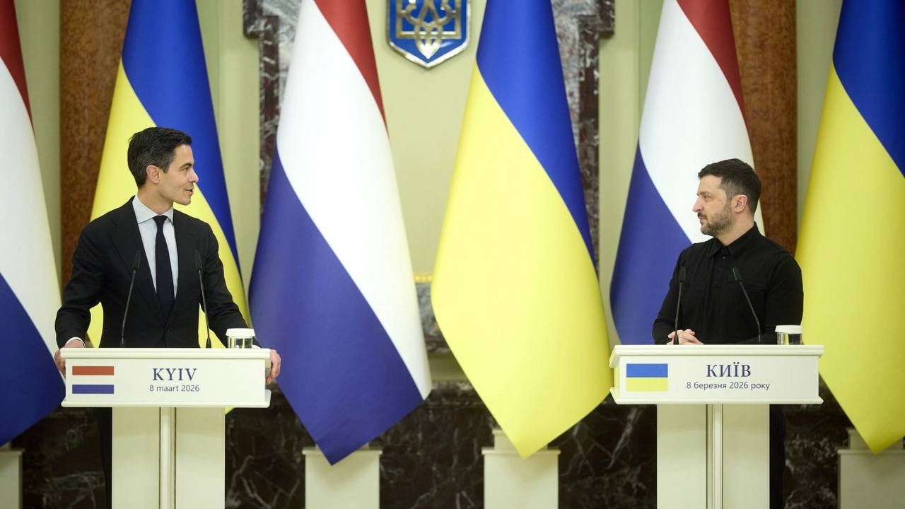 Фото для новини:Спілкування Володимира Зеленського і Роба Єттена з медіа