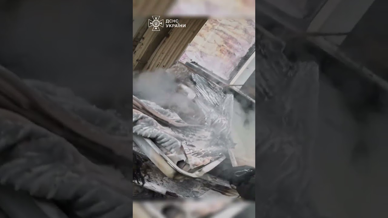 Фото для новини:1000 кв. м вогню та загроза повторного удару