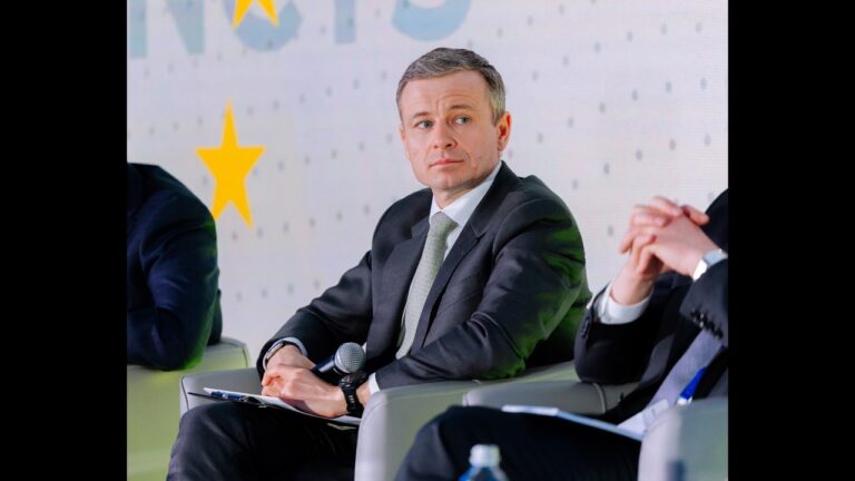 Фото для новини:Митна платформа 2026. Виступ Сергія Марченка на стратегічній сесії