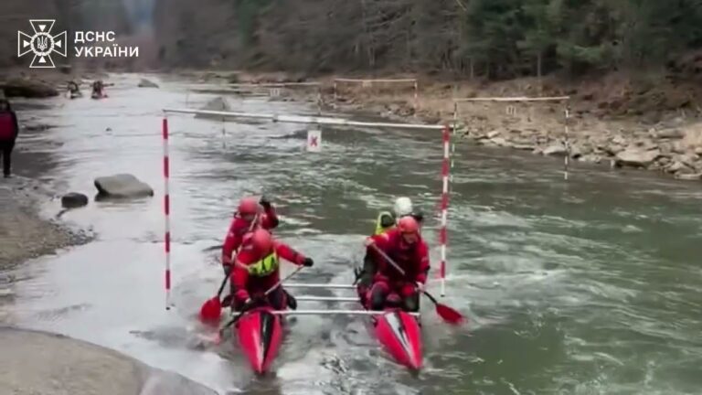 Фото для новини:Гірські рятувальники Прикарпаття — серед призерів змагань із водного туризму