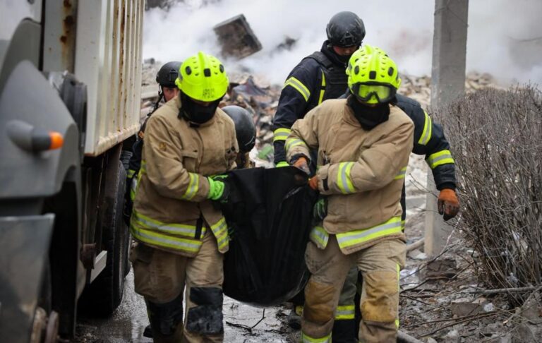 Фото для новини:Атака РФ на Харків: кількість загиблих зростає