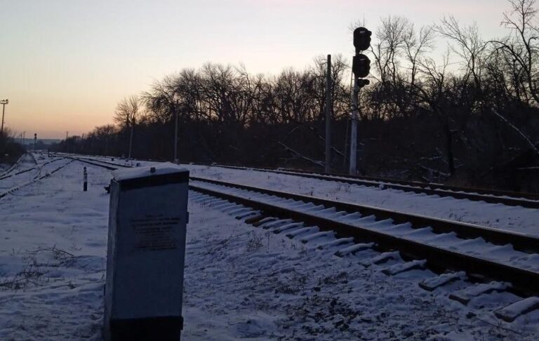 Фото для новини:АТЕШ паралізував єдиний стабільний маршрут, що зв'язує передову з РФ