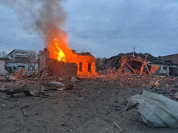 Фото для новини:Авіація РФ атакувала Слов&rsquo;янськ фугасними бомбами