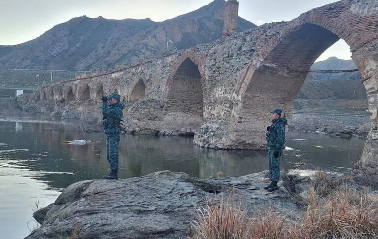 Фото для новини:Азербайджан стягує сили до іранського кордону - ЗМІ