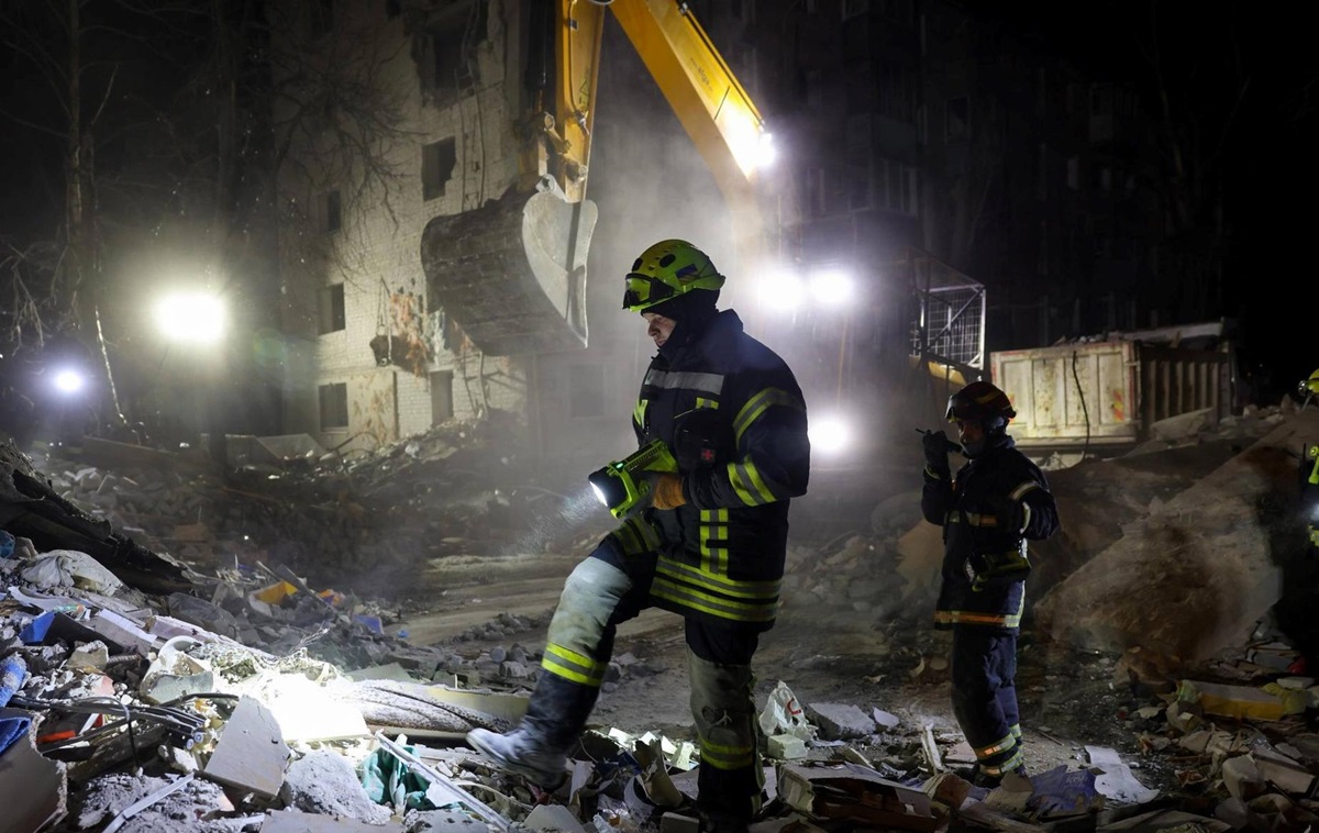 Фото для новини:Балістичний удар по Харкову: зросло число жертв