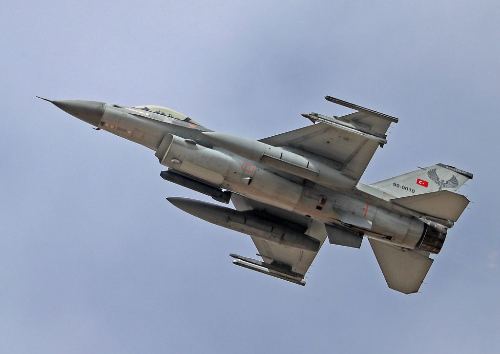 Фото для новини:Балістичну ракету Ірану збили над Туреччиною