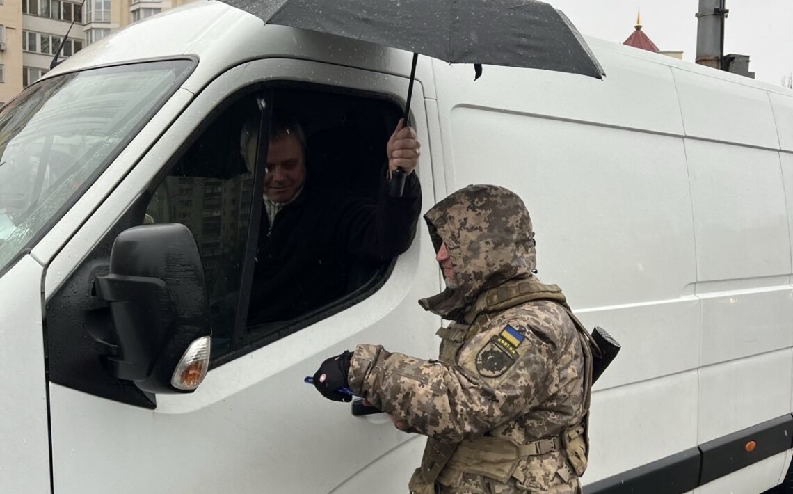 Фото для новини:"Блокпости і патрулі". Чи посилив Київ мобілізацію