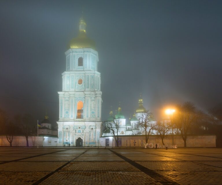 Фото для новини:Часткові відключення світла продовжили на середу