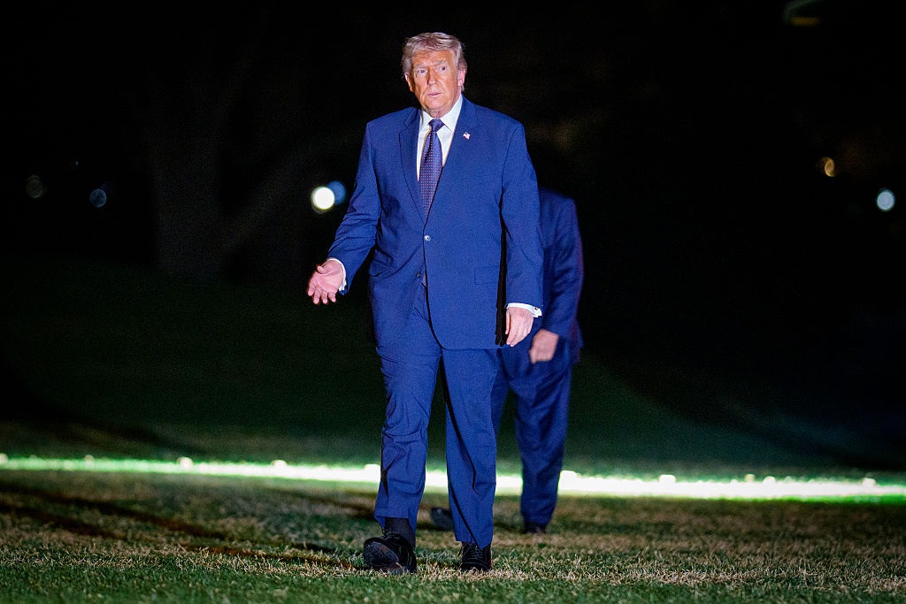 Фото для новини:Демократи вимагають від Трампа відновити санкції проти нафти РФ