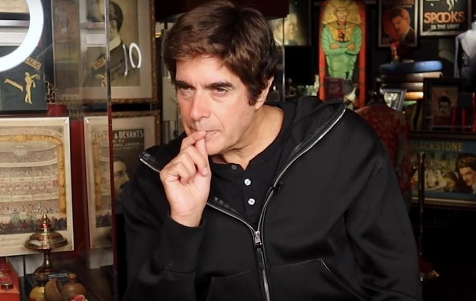 Фото для новини:Девід Копперфілд йде зі сцени на тлі скандалу з Епштейном