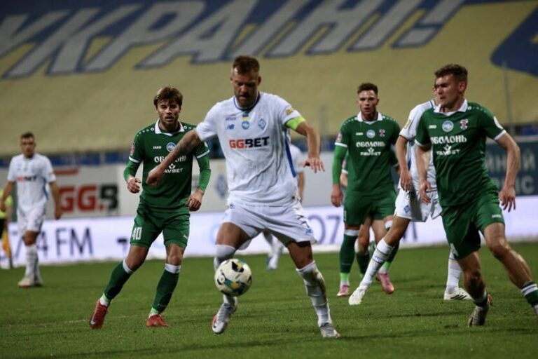 Фото для новини:Динамо наздогнало і випередило Оболонь із пенальті Ярмоленка