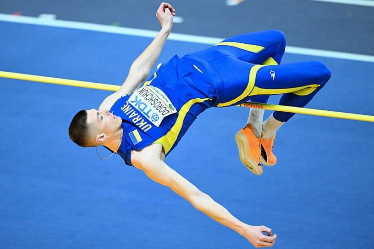 Фото для новини:Дорощук на чемпіонаті світу виграв золото в стрибках у висоту
