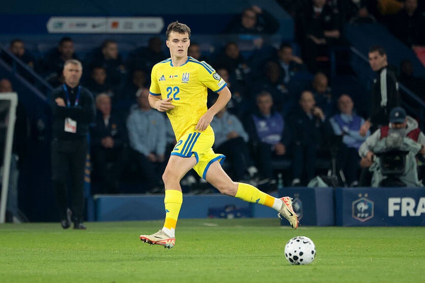 Фото для новини:Два англійські клуби націлилися на українського футболіста