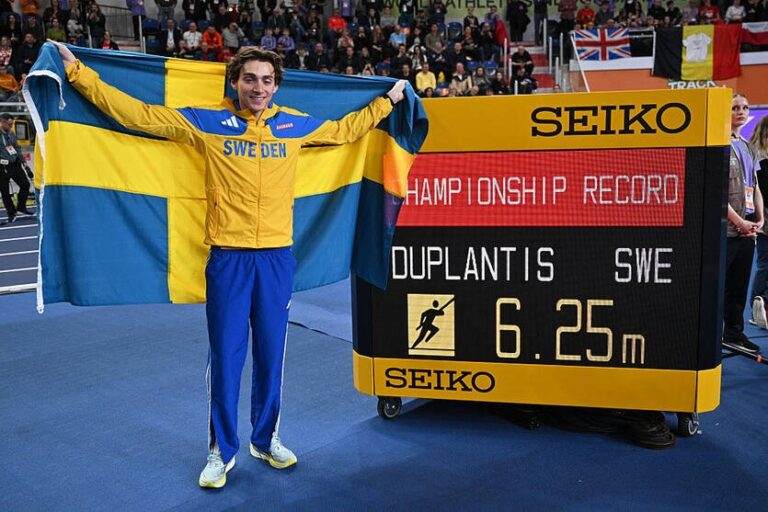 Фото для новини:Дюплантіс дає рекорди та стає чемпіоном світу вчетверте поспіль