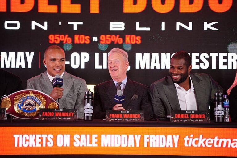 Фото для новини:Ексчемпіон дав сміливий прогноз на бій Вордлі - Дюбуа