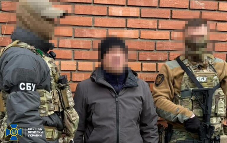 Фото для новини:Екскерівник стратегічного підприємства коригував російські обстріли - СБУ