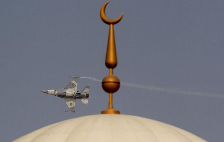 Фото для новини:Емірати завдали першого удару по Ірану - ЗМІ