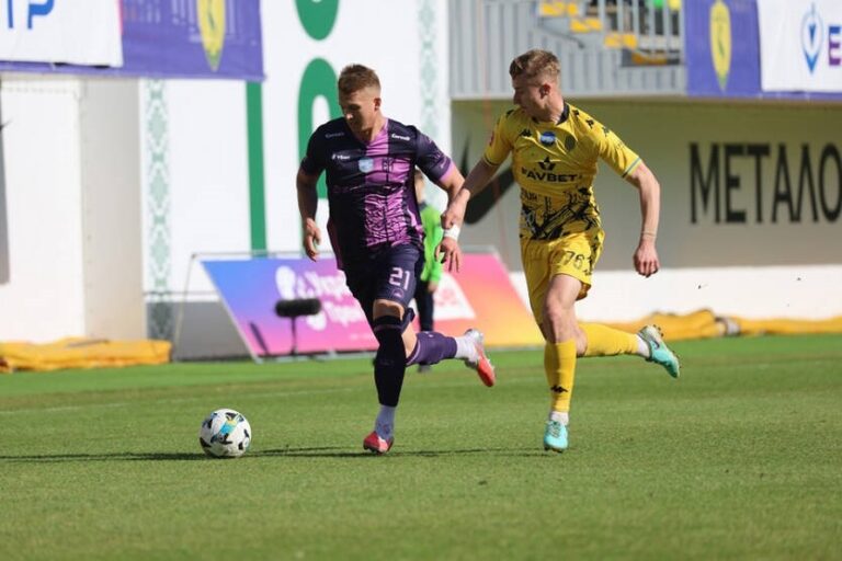 Фото для новини:Епіцентр удома двічі переграв сусідній у таблиці Рух