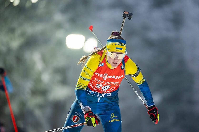 Фото для новини:Естафету юніорського ЧС-2026 українські біатлоністки пройшли на бронзу