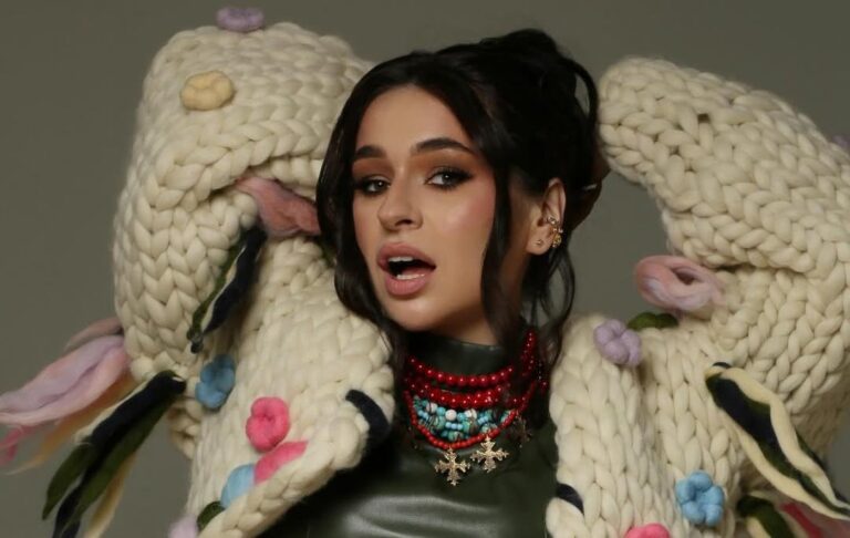 Фото для новини:FI&Iuml;NKA розкрила заробіток із хіта Афини