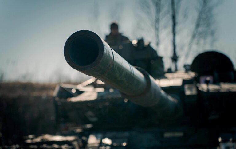 Фото для новини:Генштаб: ЗСУ за добу знешкодили 1300 солдатів РФ