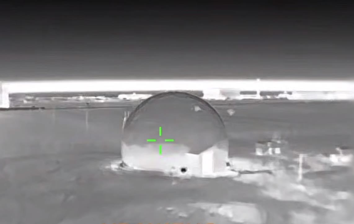 Фото для новини:ГУР показало ураження РЛС Валдай і катерів в Криму