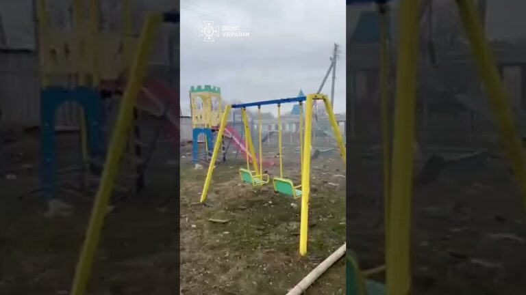 Фото для новини:Рятувальники встигли в укриття за секунди до вибуху