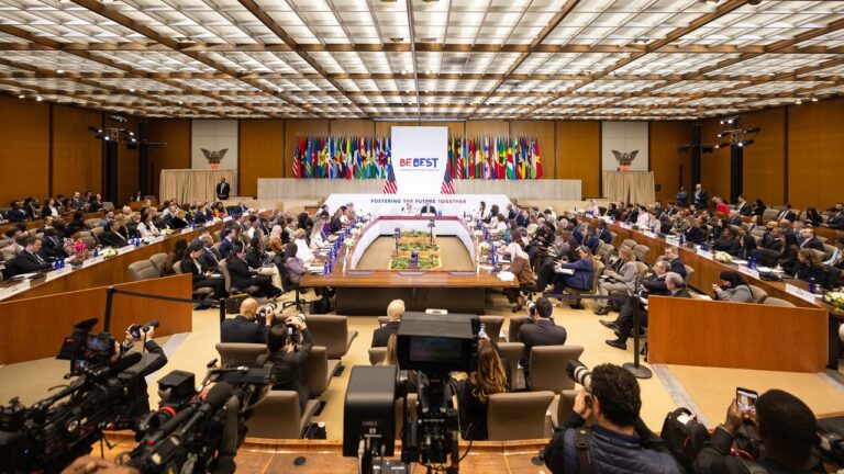 Фото для новини:Перша леді прибула до США та взяла участь у саміті глобальної коаліції «Виховання майбутнього разом»