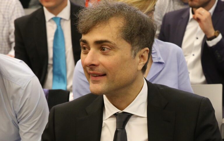 Фото для новини:Ідеолог "Новоросії" Сурков став в Угорщині радником Орбана - соцмережі