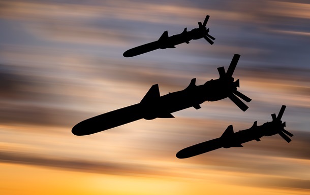 Фото для новини:Іран оголосив "наступальну операцію" проти США та Ізраїлю