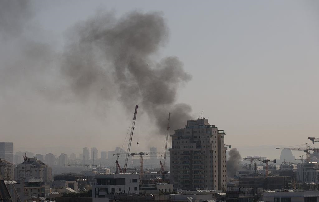 Фото для новини:Іран та Ізраїль "обмінялися" ракетними ударами - ЗМІ