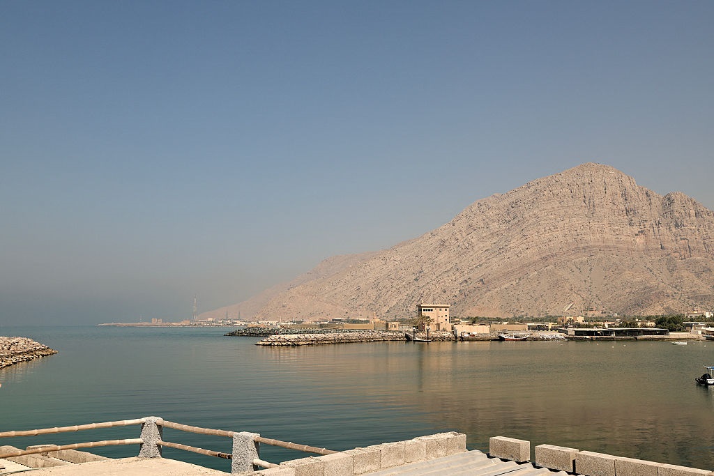 Фото для новини:Іран заявив про контроль над Ормузькою протокою й ураження 10 танкерів