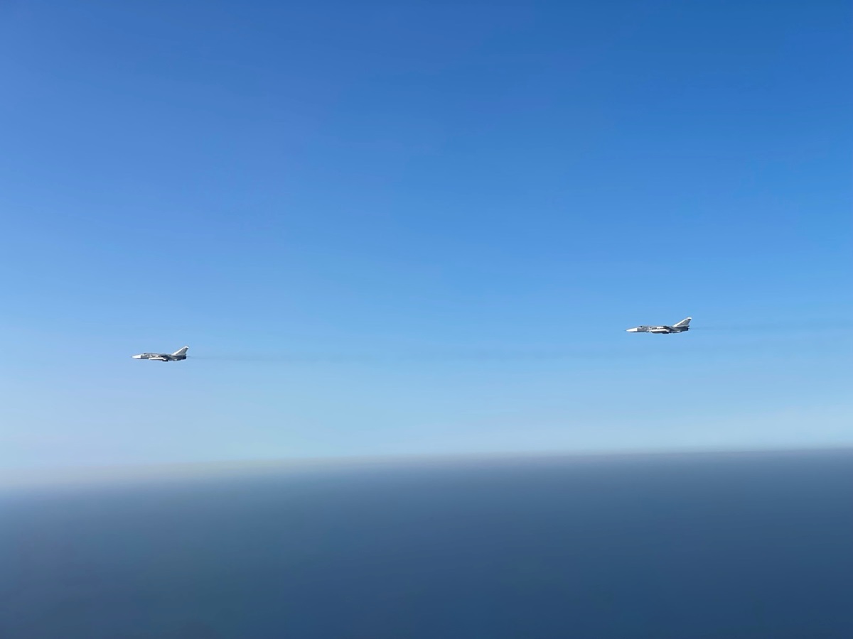 Фото для новини:Іспанські винищувачі перехопили літаки РФ