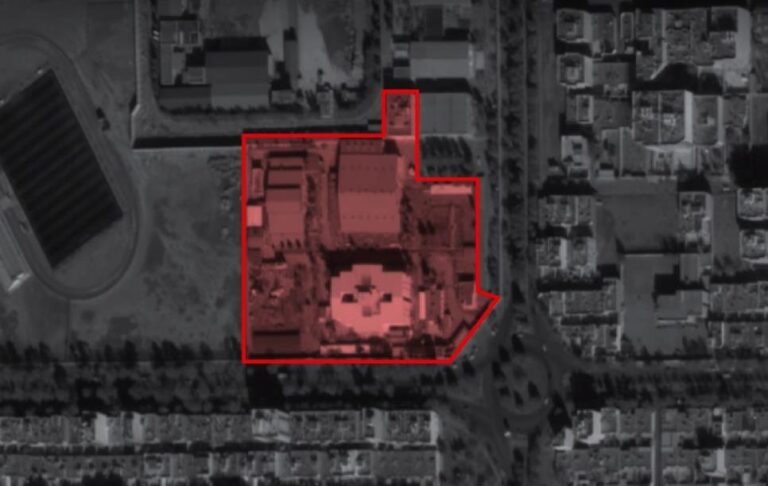 Фото для новини:Ізраїль атакував в Ірані центр, де вироблялися субмарини