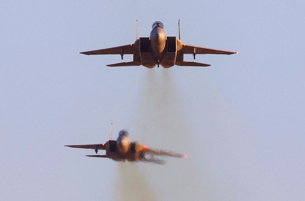 Фото для новини:Ізраїль знищив літак Алі Хаменеї в Тегерані