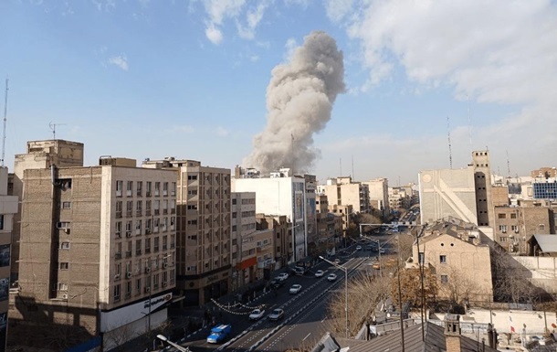 Фото для новини:Ізраїль знищив системи ППО в аеропорту Тегерана