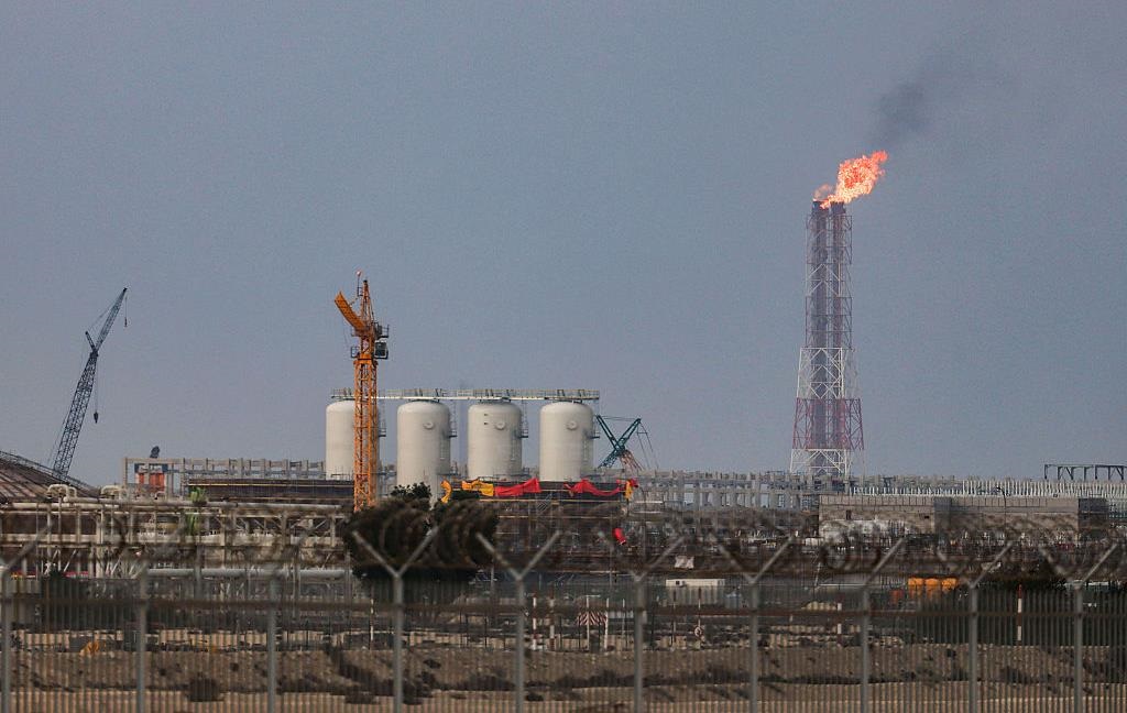 Фото для новини:Катар повністю зупинить виробництво СПГ - ЗМІ