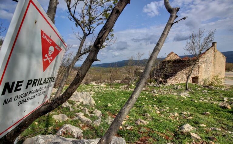 Фото для новини:Хорватію повністю розмінували: на це пішло 30 років